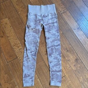 Gymshark Adapt Camo Seamless Leggings purple! Xtra Small
